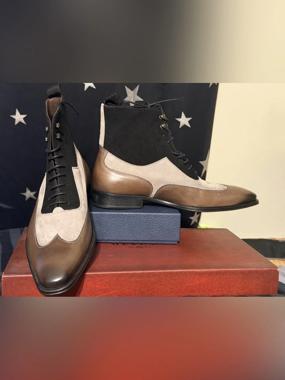 MEZLAN Wingtip Mix LEATHER & Suede Grey / Black Boots Men's 8 M MSRP $450.00